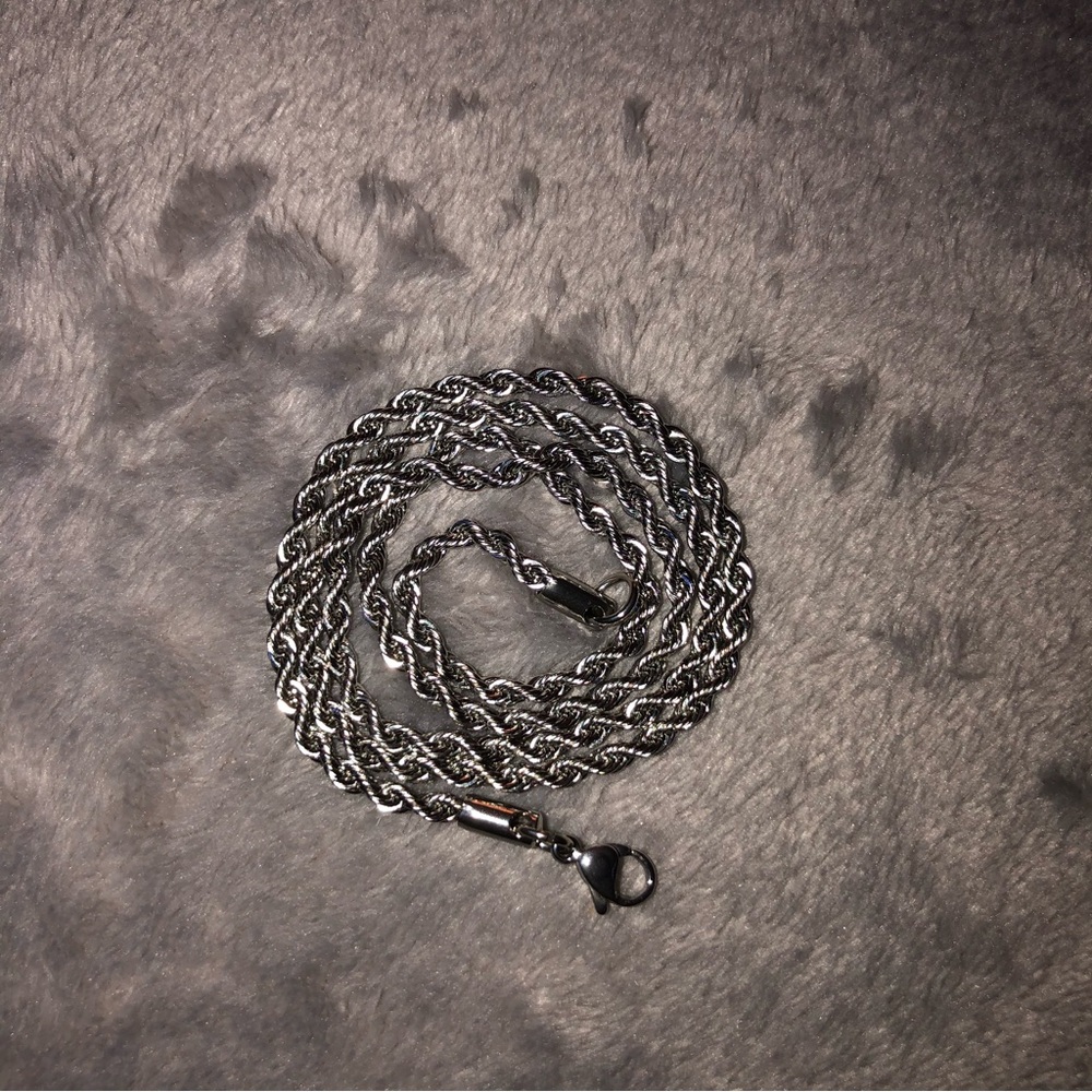 Unisex Silver colour stainless steel 17.5 inch necklace/ chain